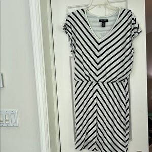 White House Black Market Black and White Dolman Sleeve Sheath Dress